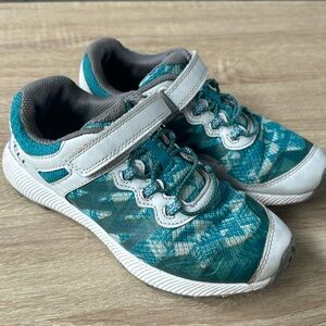 Merrell Velcro Girls Shoes Size 4